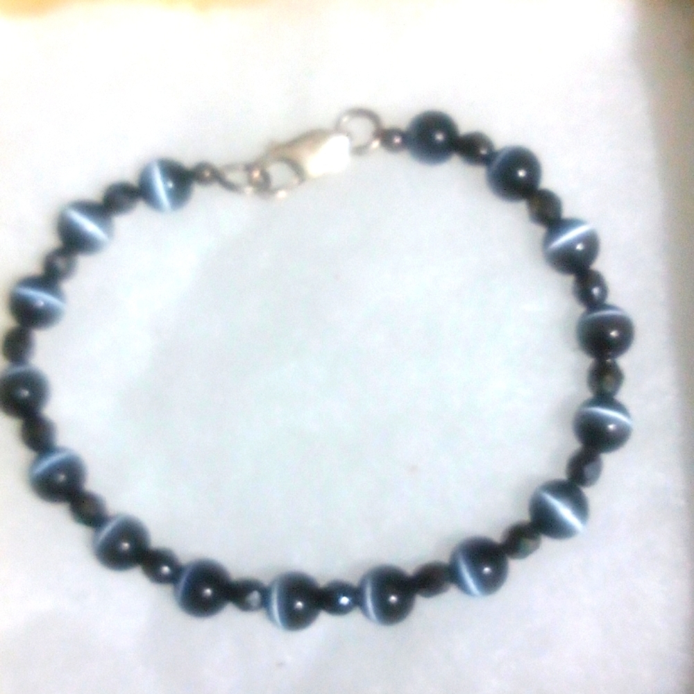 Hand crafted brscelet